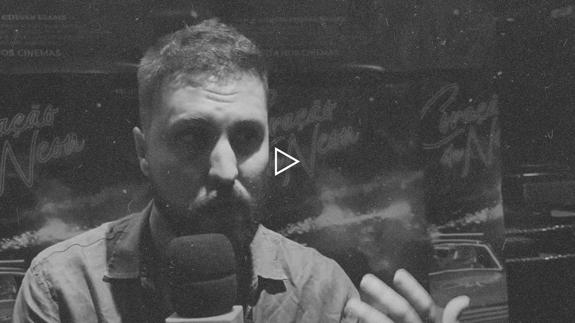 Coração de Neon — Interview